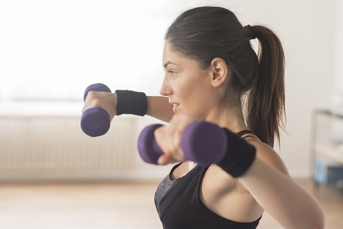 健身手套带不带护腕_带手套健身护腕的作用_带手套健身护腕好吗