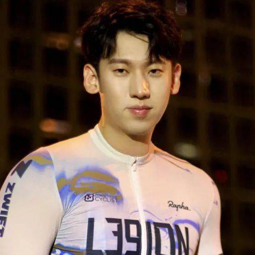 开yunapp体育官网入口下载手机版 京城夜骑，年轻人的又一“社交货币”