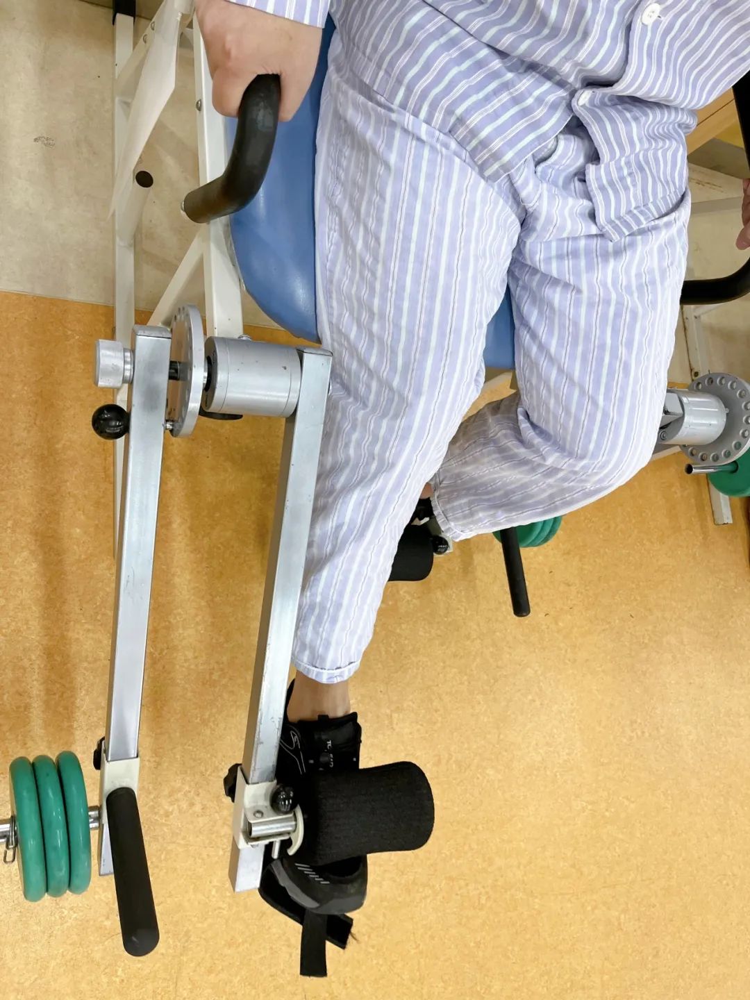 髋关节训练器_髋关节训练椅_髋关节训练椅的用途