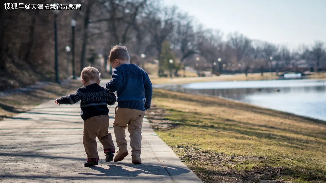 感统训练单脚站立_感统课独脚凳的目的_感统训练单腿椅