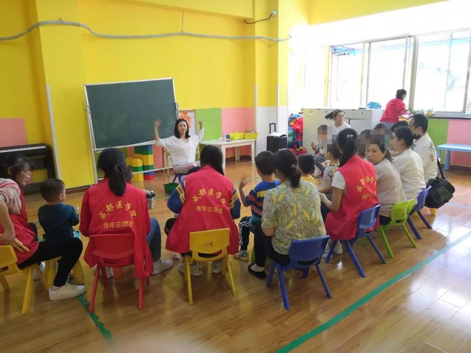 椅子练腿_感统训练单腿椅_感统训练单脚站立