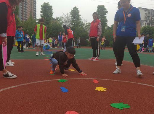 椅子练腿_感统训练单脚站立_感统训练单腿椅