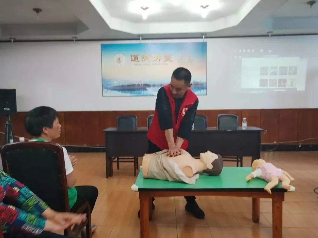 椅子练腿_感统训练单腿椅_感统训练单脚站立