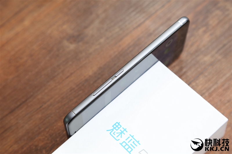 60分钟几乎满血 魅族799颜值新担当魅蓝5s深度体验