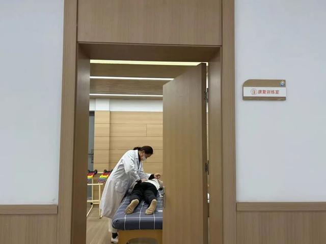 股四头肌训练椅注意事项_股四头肌训练椅_股四头肌训练椅安装视频