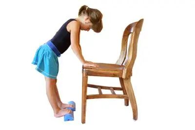 感统训练坐独角椅_感统训练单腿椅_感统训练单脚站立