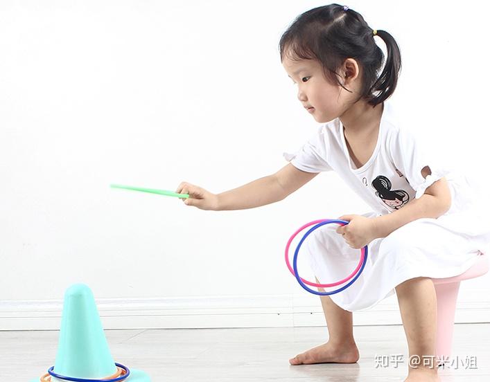 感统训练单脚站立_感统训练单腿椅_椅子体能训练