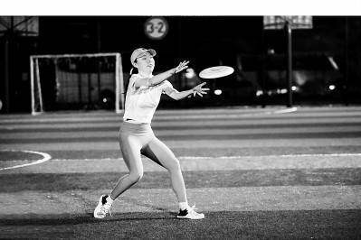 开yun体育官网入口登录app 玩转飞盘，让健康“飞”起来