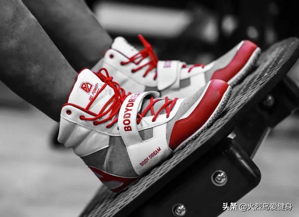 手套健身护腕图片_健身护腕手套_手套健身护腕怎么戴