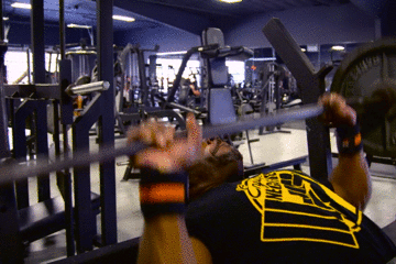 胸肌练出来_胸肌和什么肌肉一起练比较好_练胸肌胸会变大么