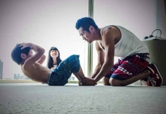 收腹运动机有用吗_多功能收腹运动机视频_收腹运动机怎么用