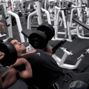 胸肌和什么肌肉一起练比较好_练肌肉胸会变小吗_胸肌练出来