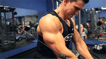 胸肌和什么肌肉一起练比较好_胸肌练出来_练肌肉胸会变小吗