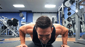 胸肌和什么肌肉一起练比较好_练肌肉胸会变小吗_胸肌练出来