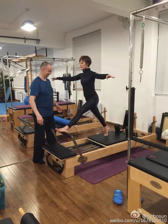 手套健身护腕需要戴多久_健身手套护腕什么牌子好_健身手套需要护腕吗