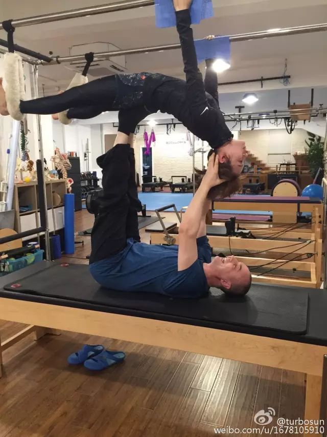 健身手套护腕什么牌子好_手套健身护腕需要戴多久_健身手套需要护腕吗