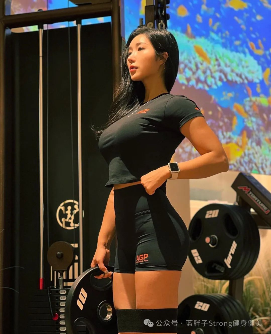 手套健身护腕需要戴吗_健身手套需要护腕吗_健身手套护腕什么牌子好