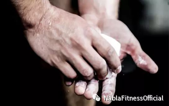 健身手套需要护腕吗_手套健身护腕需要戴多久_手套健身护腕需要带多久