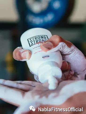 健身手套需要护腕吗_手套健身护腕需要戴多久_手套健身护腕需要带多久