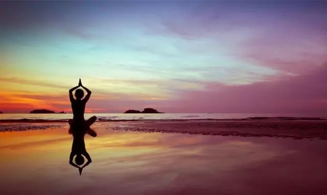 瑜伽练东西准备需要注意什么_瑜伽需要准备什么_练瑜伽需要准备哪些东西