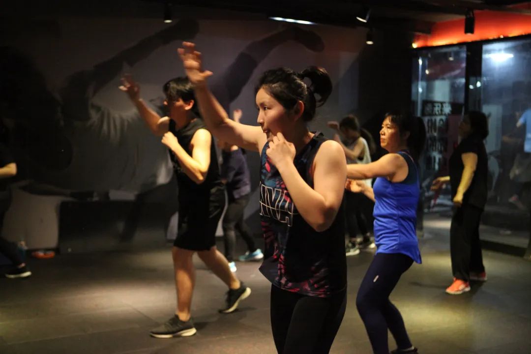 你的身体是我的健身房_健身房锻炼全身的动作_健身房的作用和功效