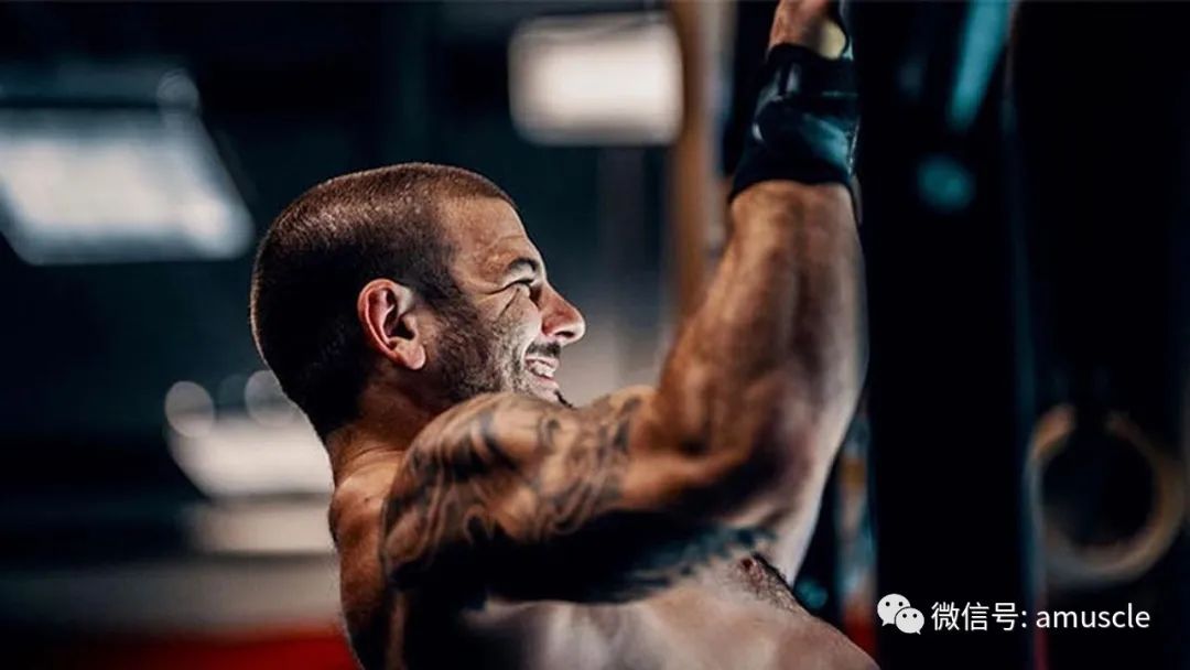 引体手臂不能完全放到_手臂做引体向上伸直就痛_手臂做引体向上疼痛难忍