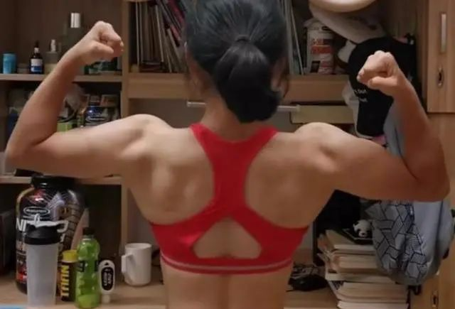 纯靠手臂引体向上_引体练手臂_引体手臂不能完全放到