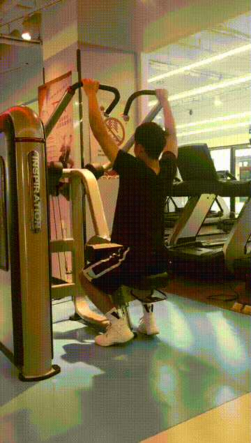 引体手臂不能完全放到_引体练手臂_纯靠手臂引体向上