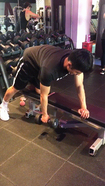 纯靠手臂引体向上_引体手臂不能完全放到_引体练手臂