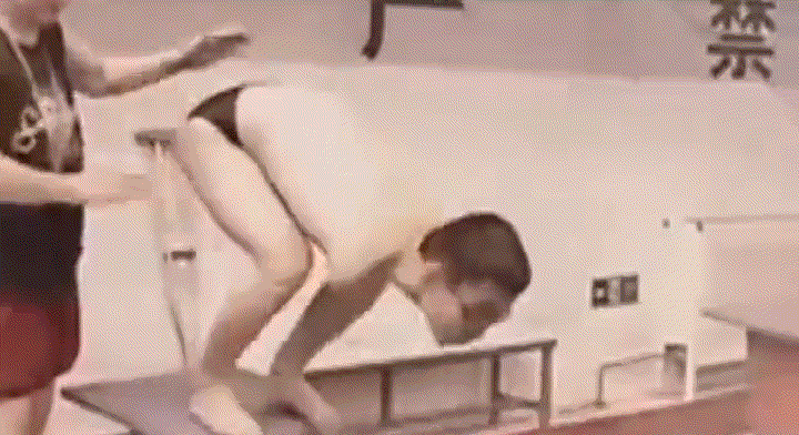 游泳运动员一天训练量_游泳训练一天游多少米_一般游泳运动员每天游多少