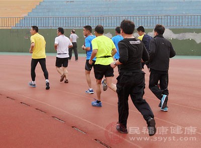 健身手套紧点好还是松点好_手套紧点好还是松点好_健身手套紧的好处