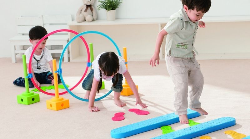 椅子体能训练_椅子练腿_感统训练单腿椅