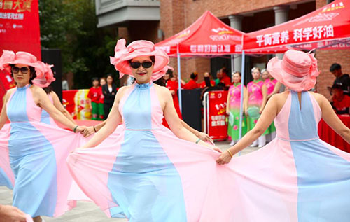 大众健身对中国广场舞_广场舞健身操大中国_中国健身舞广场舞