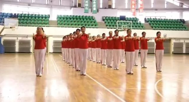 广场舞隹木斯合东音_隹木斯广场舞_斯木佳广场舞第一部