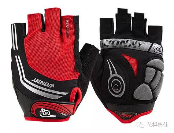 健身戴不戴手套_戴手套健身还会磨出茧子吗_戴手套健身会起茧吗