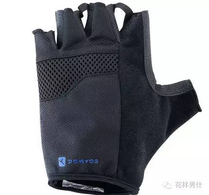 戴手套健身会起茧吗_戴手套健身还会磨出茧子吗_健身戴不戴手套