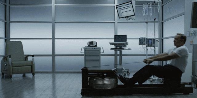 开yun体育app官方下载入口 是不是，纸牌屋在误导？划船机有什么运动伤害吗？如何选择？