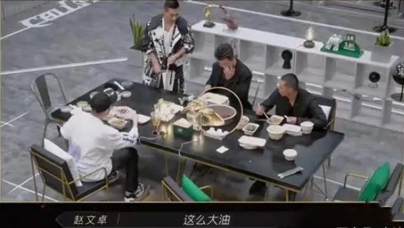 健身戴不戴手套_戴手套健身的坏处_戴手套健身的好处