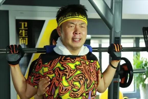 戴手套健身的坏处_健身戴不戴手套_戴手套健身的好处