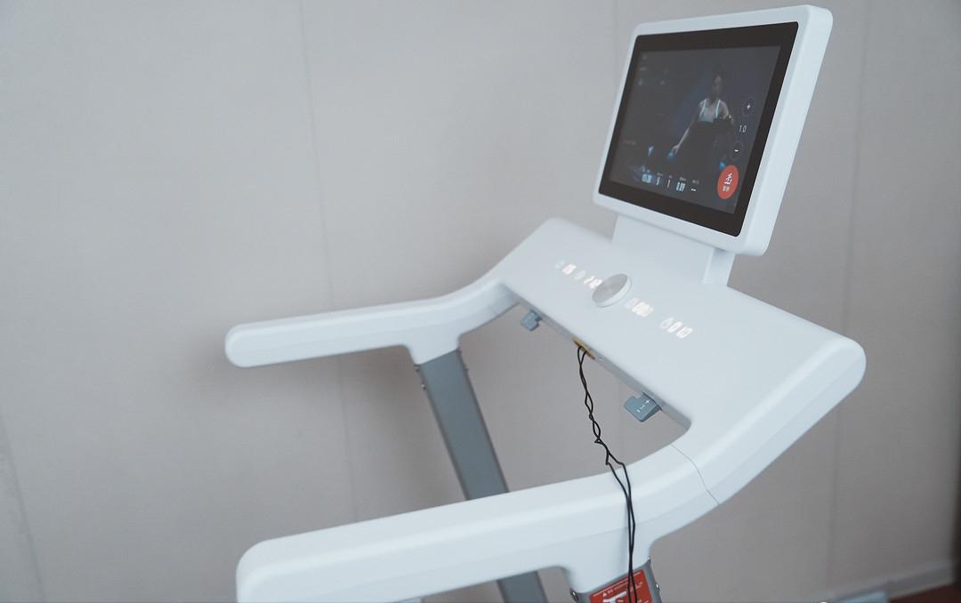 网购跑步机什么牌子好_中年运动减肥_跑步改善身体状态