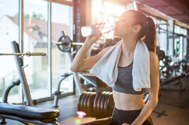 健身手套样式_健身装备清单_运动服选择