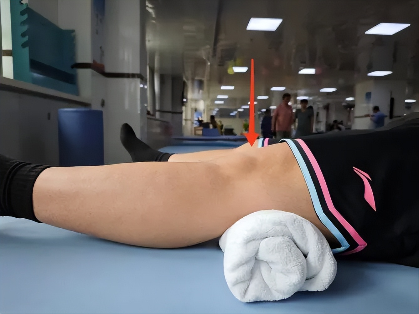 髋关节置换术后康复训练_髋关节训练椅_湖南省直中医医院康复训练方法