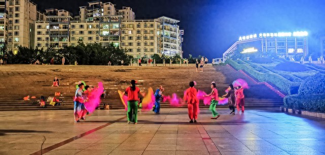 开yun体育官网入口登录体育 为什么很多中老年人迷恋广场舞