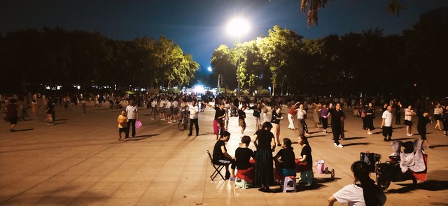 开yun体育app官方下载入口 为什么很多中老年人迷恋广场舞：健康、社交与生活的多重魅力