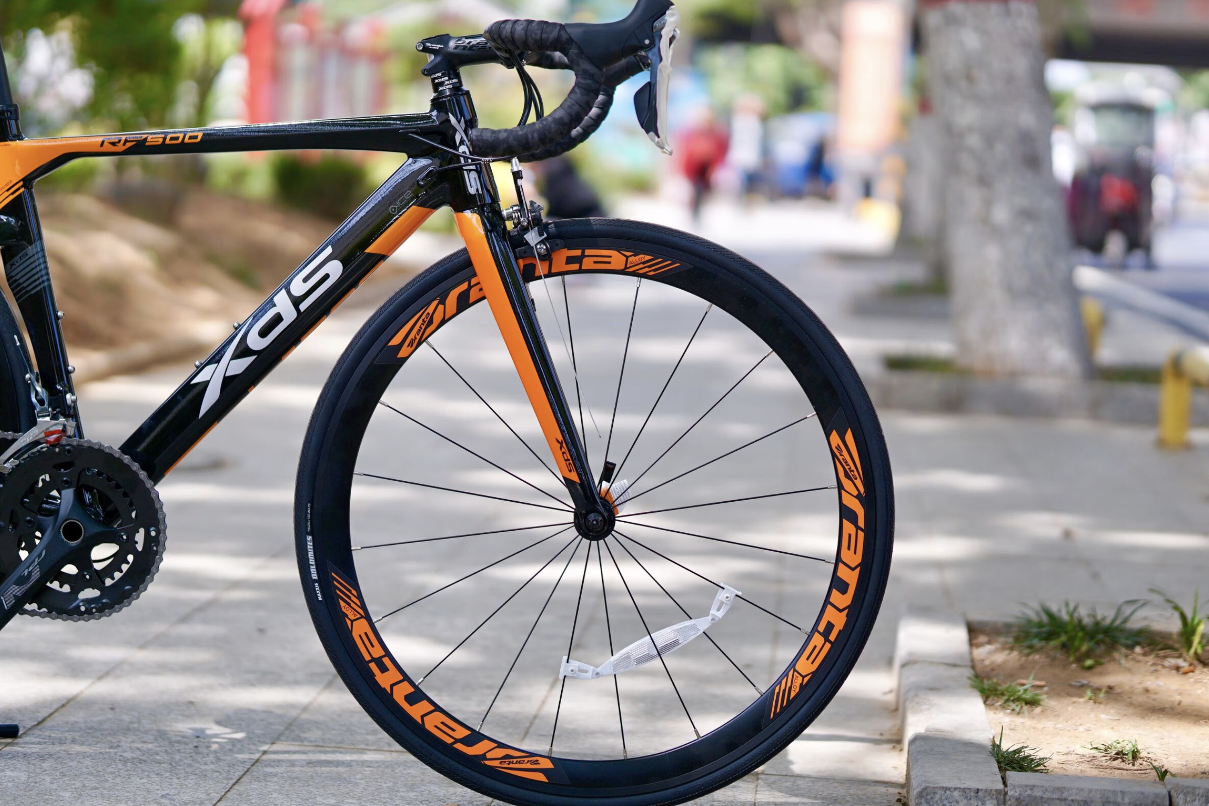 骑行手套和健身手套_骑行春天快乐体验_新手骑行装备推荐