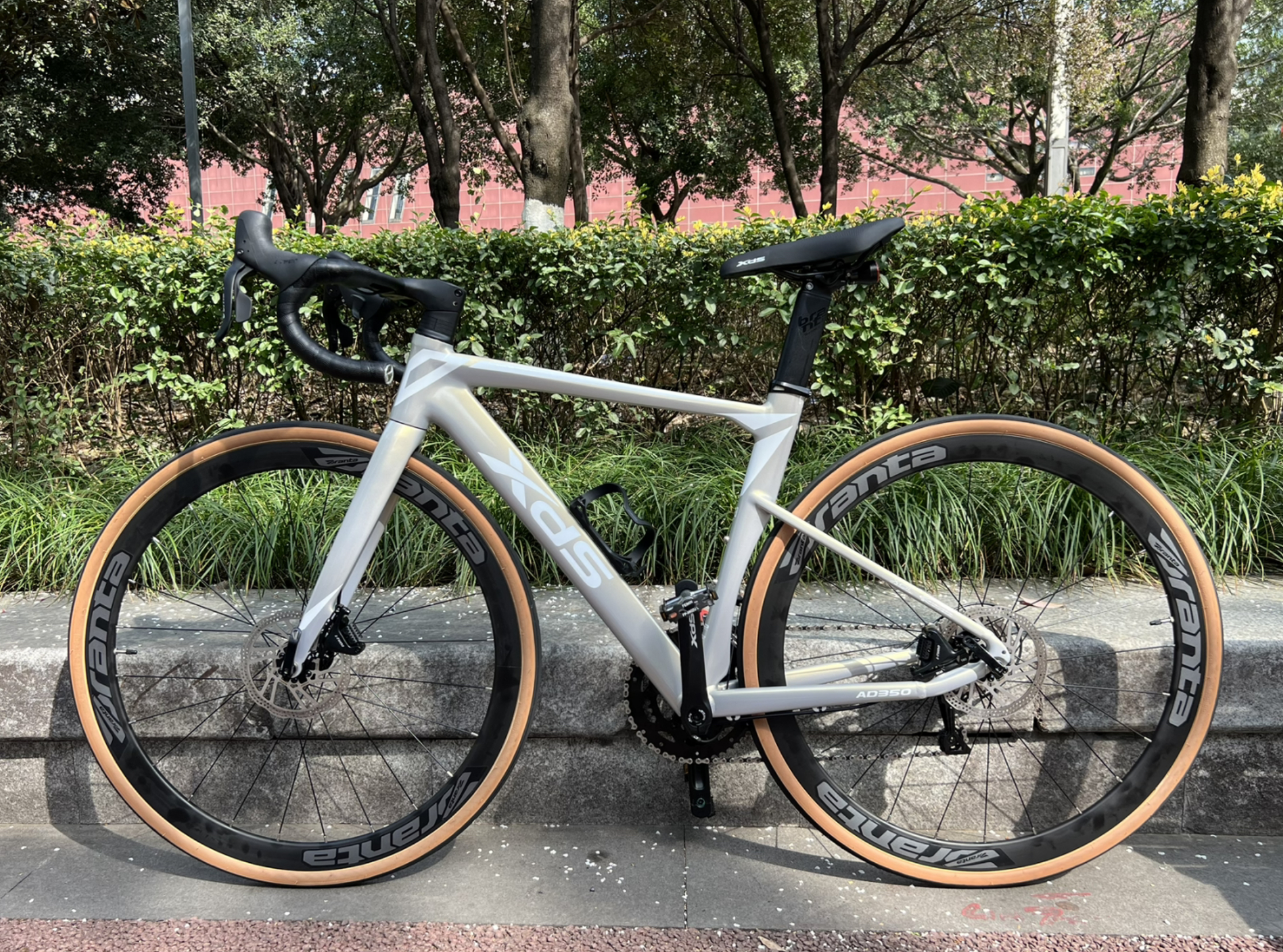 新手骑行装备推荐_骑行春天快乐体验_骑行手套和健身手套