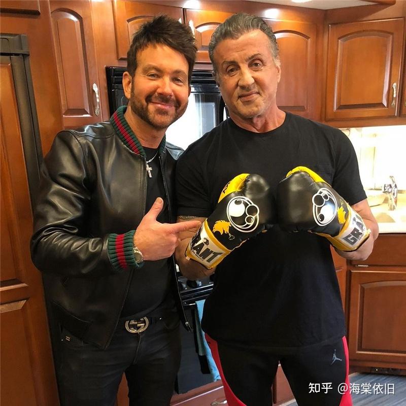 健身手套什么品牌好_拳击手套品牌推荐_拳击手套选购技巧