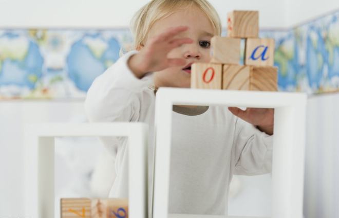 感统训练单腿椅_椅子练腿_感统训练坐独角椅