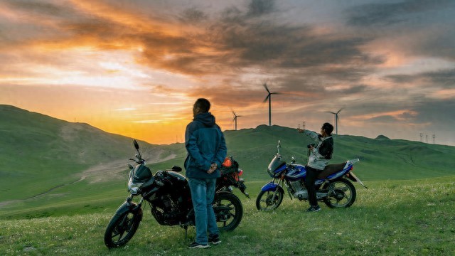 开yun体育官网入口登录体育 夏季摩旅手套选购指南：透气与防护的完美平衡法则