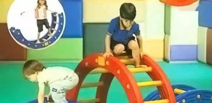 感统训练单腿椅_感统训练单脚站立_感统训练坐独角椅